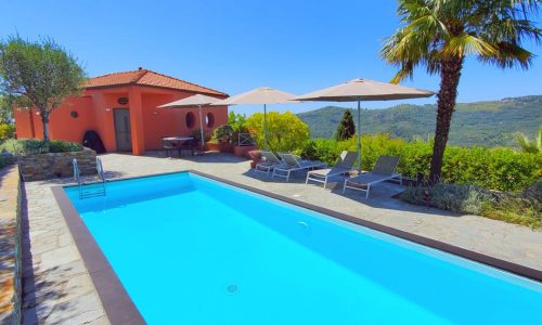 Ferienhaus in Ligurien mit Pool: Casa Rossa,.Blick auf den Pool