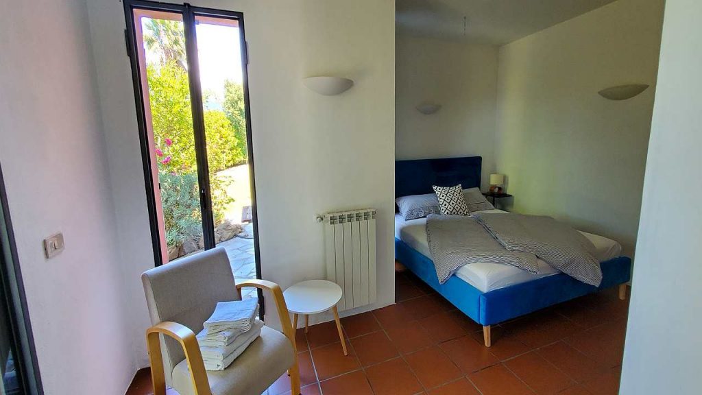 CL16-17b-Erster Schlafraum Richtung Garten